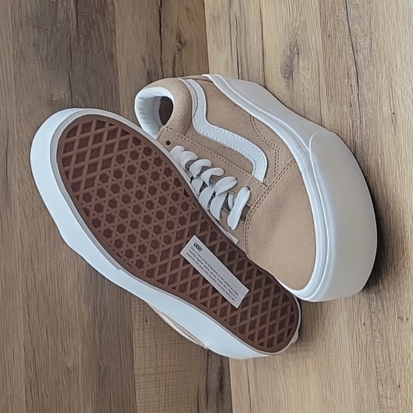 Van's old school Stackfo platform Brand new in the box authentic uper leather. - Picture 3 of 11